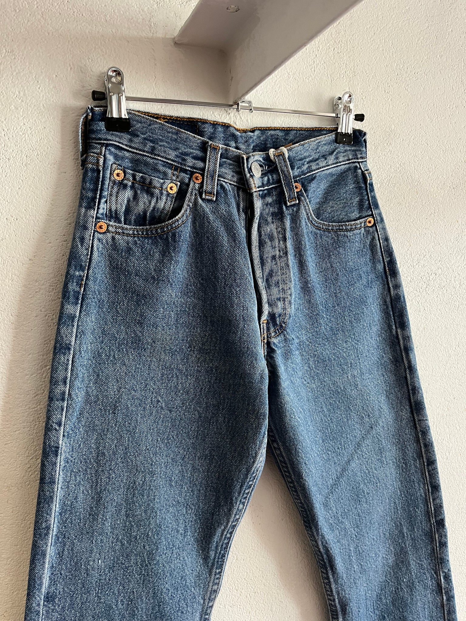 Levi's 501 W25 raccourci 1997 Made in France